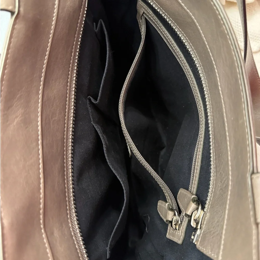 COACH Taupe Leather Tote Bag with Turnlock Closure